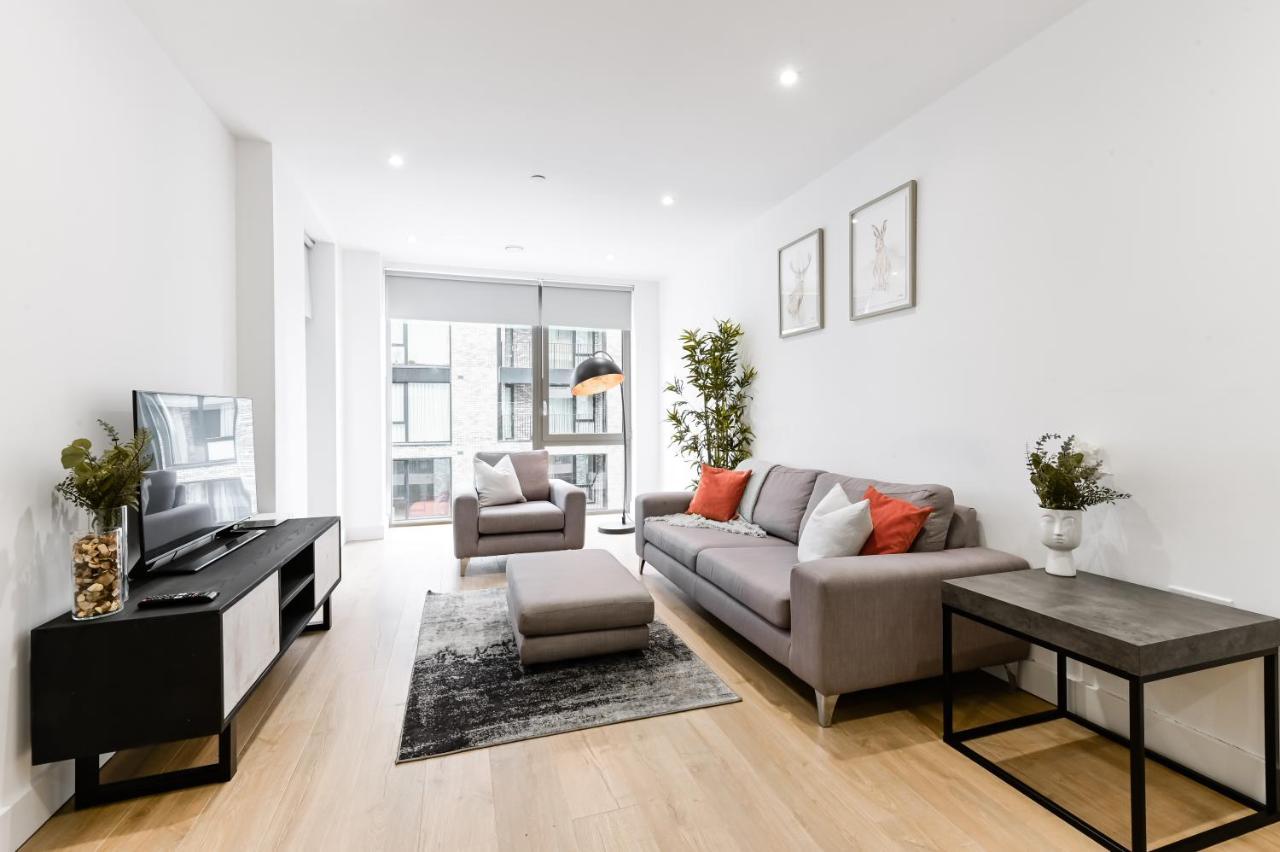 Khayat Homes - The Owelor - Two Bed London Exterior photo