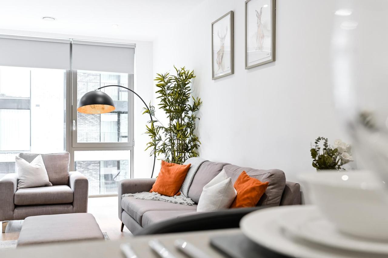 Khayat Homes - The Owelor - Two Bed London Exterior photo
